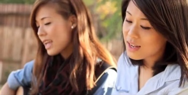 Cap song sinh hut 37 trieu luot xem tren Youtube hinh anh