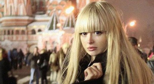 Co gai bup be tung anh doi thuong gay sot hinh anh