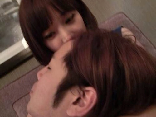 Nguoi mau vo danh tung anh giuong chieu voi loat my nam hinh anh