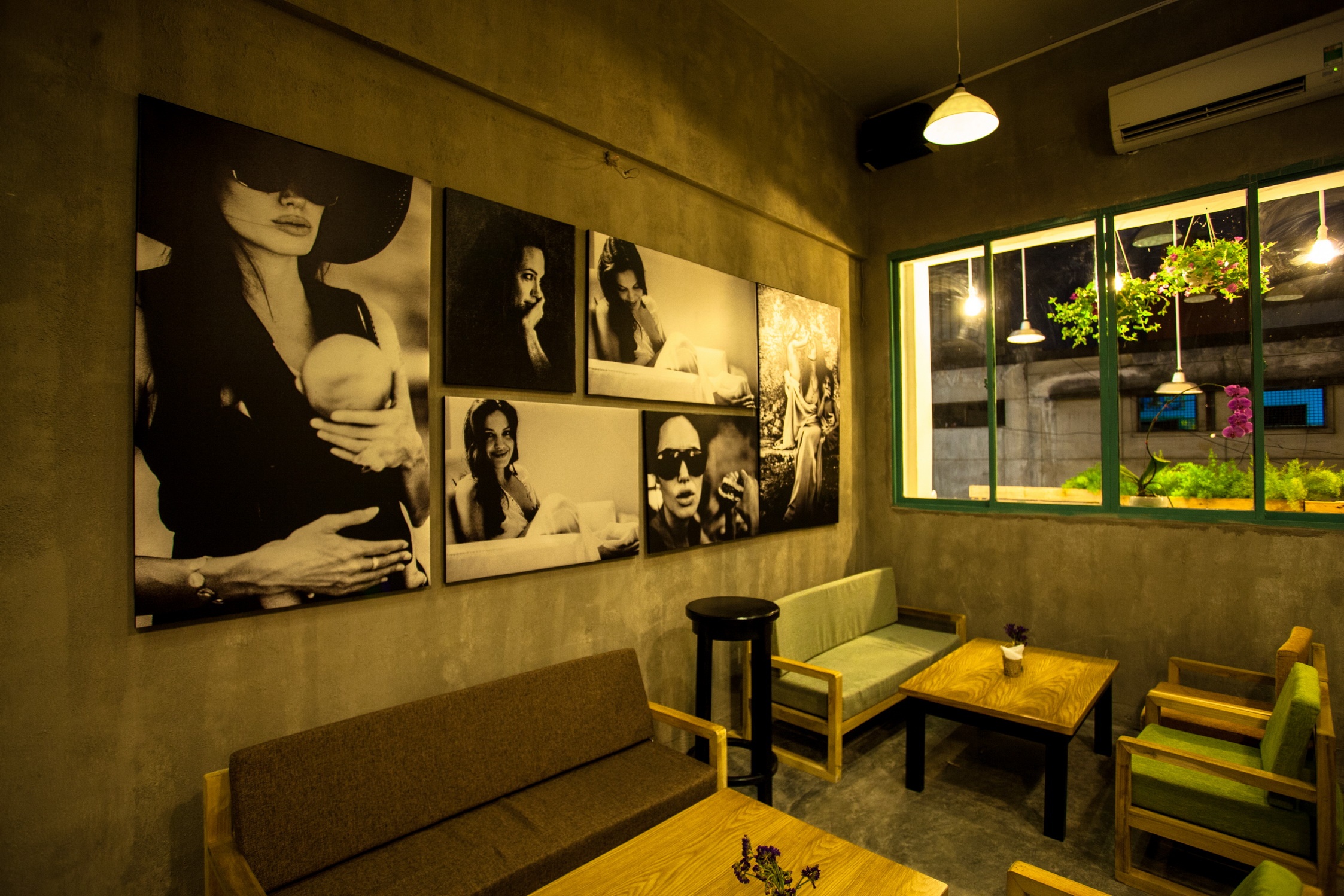 Goc nho dam chat Sai Gon tai She Cafe hinh anh