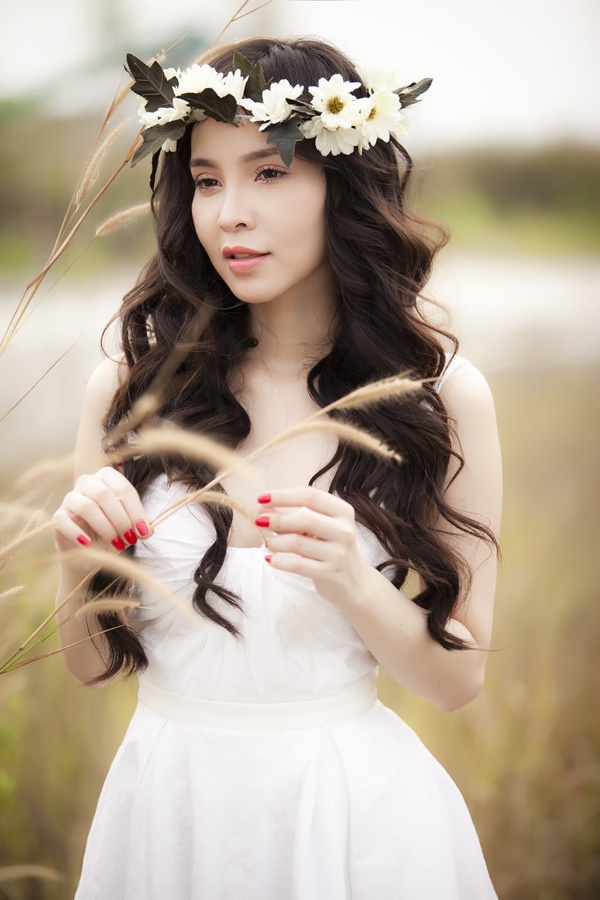 Ngoc Bich ngot ngao da trang, moi hong hinh anh