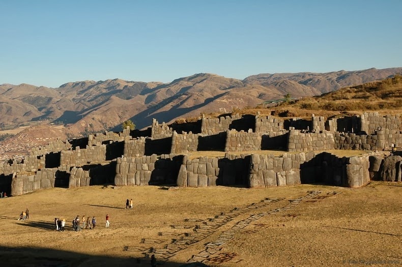 Nhung buc tuong cua phao dai co Sacsayhuaman hinh anh