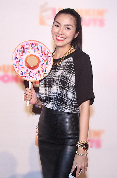 3 cach mix do voi vay da cua Ha Tang hinh anh