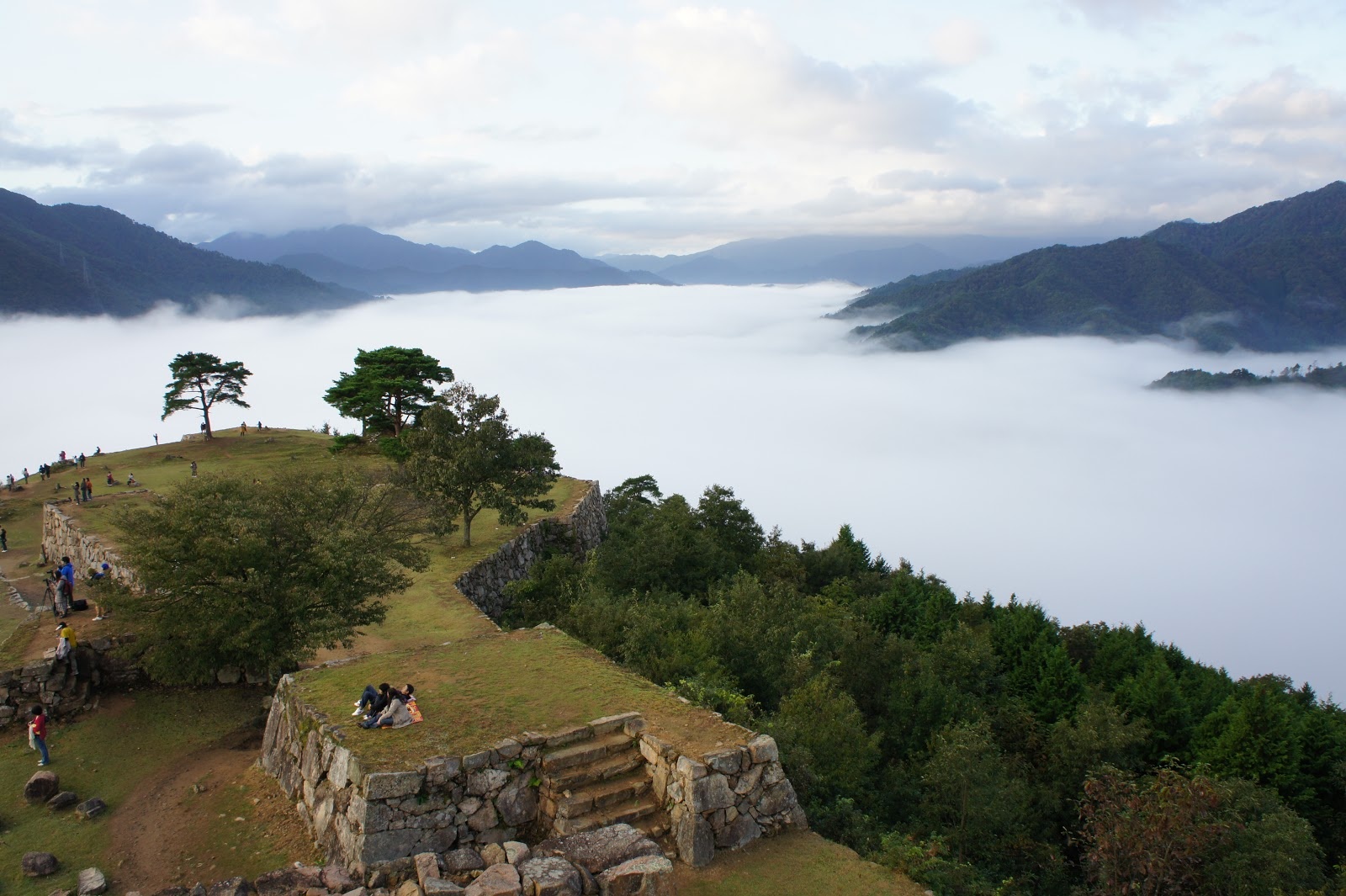 Số lượng khách bắt đầu tăng dần lên sau khi địa điểm chọn quay trong một bộ phim Nhật Bản sản xuất năm 2012 được gọi là Anata e
