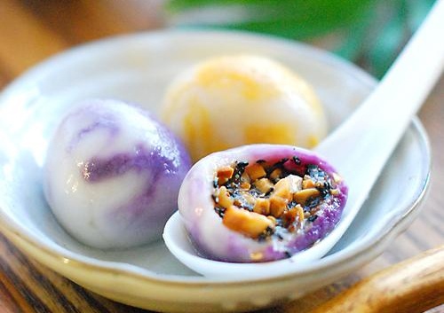 Banh troi nuoc tam sac thom ngon don Tet Han thuc hinh anh