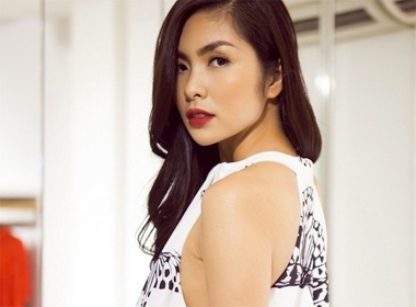 Sao nguc lep van tu tin mac dep hinh anh