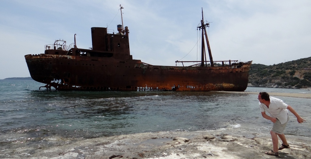 Con tàu đã bị tụt ra khỏi vị trí đã cập bến và bị cuốn trôi ra biển rất nhiều lần trước khi bị mắc kẹt trên bãi biển Valtaki như trông thấy hiện nay. Bây giờ, con tàu vẫn bị bỏ rơi và không có sự cố gắng phục hồi và tu sửa.