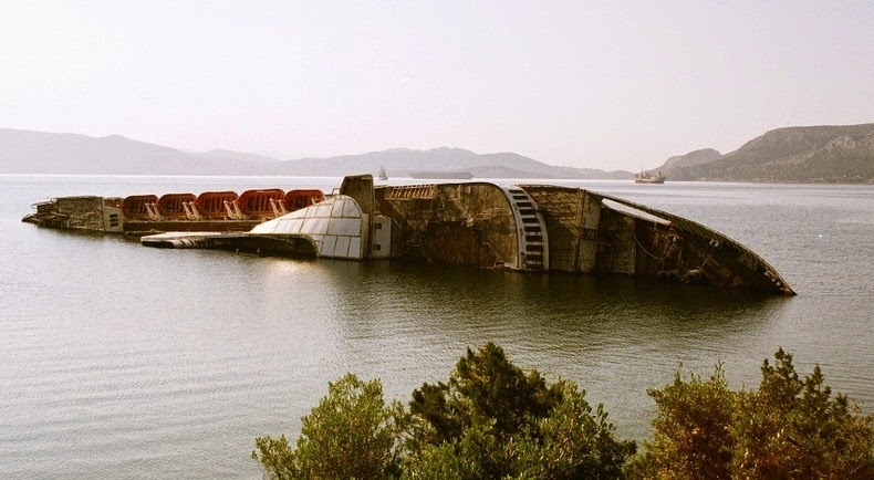 Chuyến đi cuối cùng của tàu Mediterranean Sky là vào tháng 8/1996, khi nó xuất phát từ Brindisi đến Patras.
