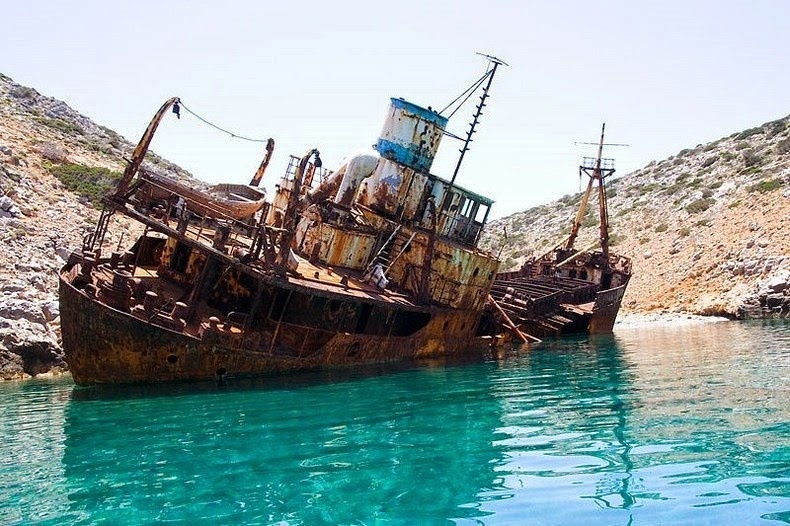 Và dường như hải tặc đã làm điều này trong năm 1979 trong khi con tàu đi từ đảo Síp hướng về phía Hy Lạp.