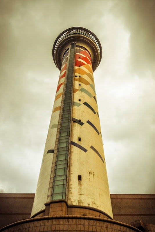 Không có mùi hôi thối, khói đen nghi ngút hay nguy hiểm từ khí thải độc hại mà chỉ có một cái nhìn tuyệt đẹp và thực phẩm tuyệt vời khi nhà hàng phục vụ thực khách. 