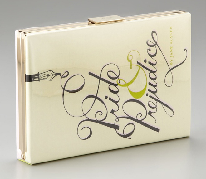 Sau khi đã hoàn thành được chiếc clutch hình quyển sách đầu tiên, còn chần chừ gì mà không thỏa sức sáng tạo với những chiếc clutch hình quyển sách khác nhau như thế này, phải không bạn?