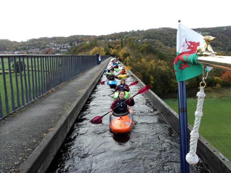 Khi mới đưa vào sử dụng, cầu nước Pontcysyllte đã tạo điều kiện thuận lợi cho sự phát triển ngành công nghiệp khai thác tại Denbighshire. Tuy nhiên ngày nay, hệ thống thủy lộ này đã không còn được sử dụng vào mục đích vận tải mà chỉ dành phục vụ hành khách, và đây đã trở thành một trong những điểm du lịch hấp dẫn được UNESCO công nhận là Di Sản Thế Giới của nhân loại vào năm 2009.