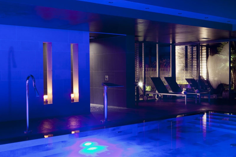 Các phòng của khách sạn đều được trang bị đầy đủ thiết bị tiện nghi theo những phong cách độc đáo của một khách sạn sang trọng. 