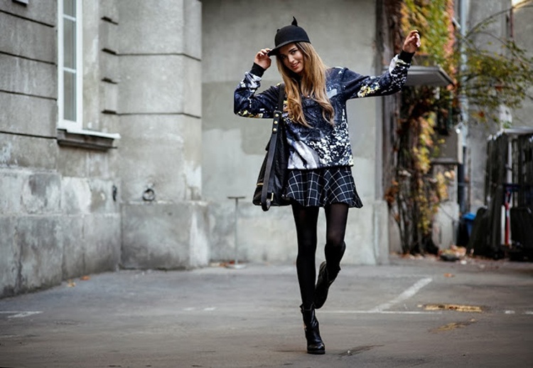 Với kiểu nón độc đáo như thế này, bạn sẽ thật tươi mới, trẻ trung và nổi bật giữa phố đông.