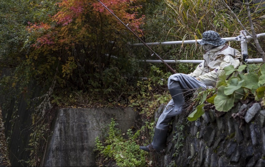 Kể từ lần đó, Ayano đã không ngừng làm những con búp bê, làm đầy ngôi làng của cô với những người mà cô từng biết trước đó. Công việc của cô gần đây đã được đề cập trong một tài liệu mang tên là “thung lũng của những con búp bê” được nhà báo kiêm nhiếp ảnh gia Fritz Schumann thực hiện. 