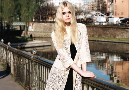 Ell Fanning dang yeu tren tap chi Vouge Anh thang 6 hinh anh