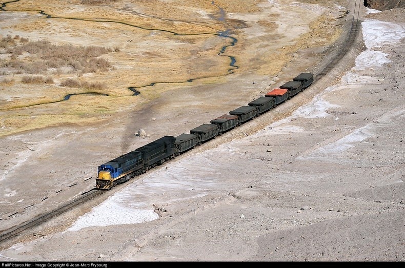 Vào năm 1959, mỏ đồng ở thị trấn Potrerillos đã bị thay thế bởi những mỏ khác ở quốc gia El Salvador. Kể từ đó, quặng nấu chảy được vận chuyển bằng đường ống dẫn từ El Salvador tới nhà máy lọc ở gần Llanta, nơi tập trung những quặng thô được vận chuyển bằng tàu lửa đến nhà máy lọc ở Potrerillos. 
