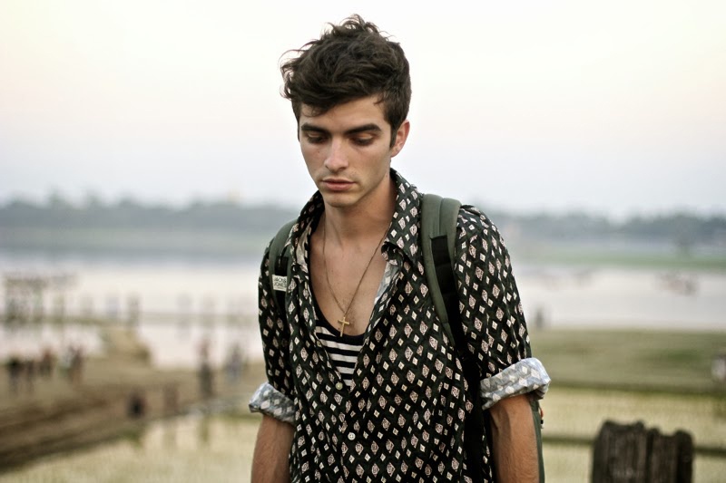  Một điểm dễ nhận dạng trong phong cách thời trang của Matthias C, đó chính là sự yêu thích đến say mê các loại hoa văn, họa tiết khác nhau.