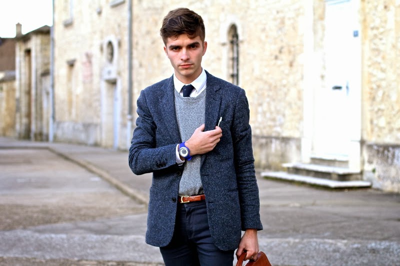 Áo Blazer, vest giúp anh chàng fashionista thêm nổi bật chốn công sở.