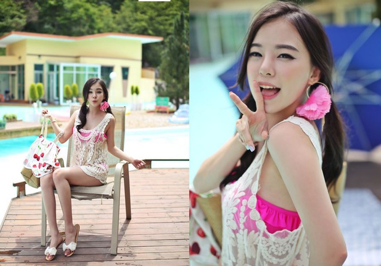 Nếu không muốn mất đi vẻ gợi cảm của bikini, hãy chọn những kiểu áo khoác lưới bằng len đan crochet để sắc màu bikini vẫn lấp ló theo mỗi bước chân.