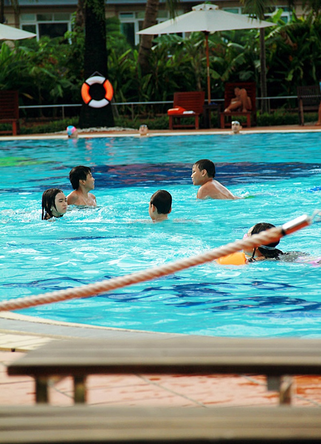 Nằm trong khu du lịch Văn Thánh nên không khó lý giải vì sao hồ có khung cảnh khá thơ mộng, nhiều cây xanh rất gần gũi với thiên nhiên. Hồ có diện tích rộng đến 100m2, có độ sâu từ 0,6m – 1,8m.