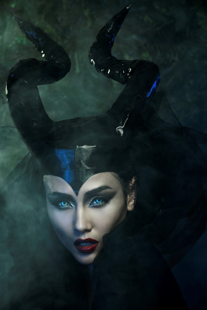 Với lợi thế khuôn mặt góc cạnh, biểu cảm lạnh lùng đặc trưng, hóa trang của Võ Hoàng Yến khiến người xem liên tưởng ngay đến nhân vật Tiên hắc ám.