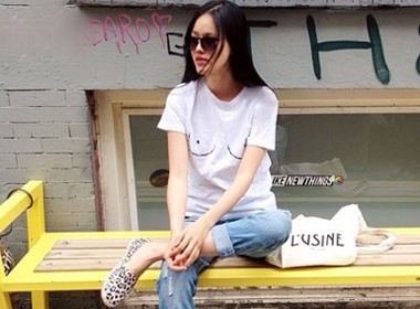 Thoi trang ngay he ruc ro sac mau cua Tuyet Lan hinh anh