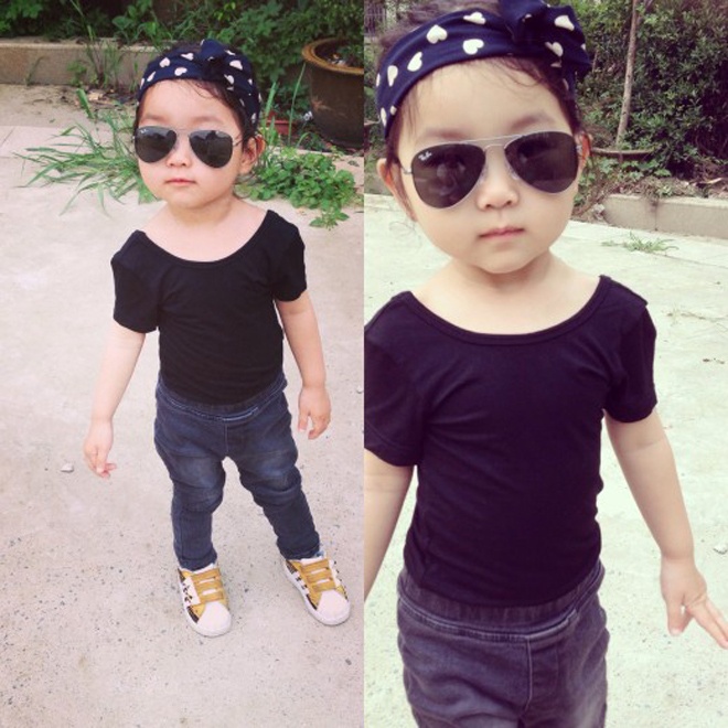 Phong cách thời trang hè thường thấy ở TA là kết hợp các kiểu áo pull thoáng mát với quần jeans, kính mát rất “ngầu”.