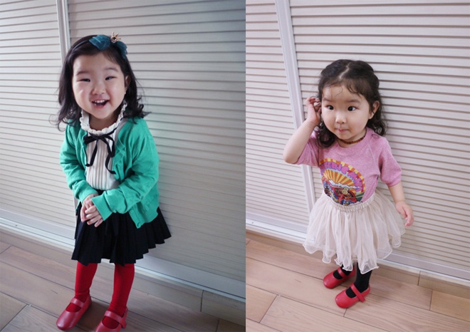 Ngoài quần jeans hay skinny, cô nhóc còn được mẹ diện cho đủ kiểu váy khác nhau.