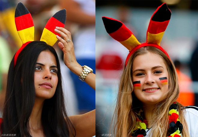 Đôi tay thỏ sexy đặc trưng Play Boy cũng được cô nàng cổ động viên xinh đẹp của đội Đức mang lên khán đài.