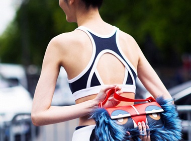 Ra pho that mot voi thoi trang ao lot hinh anh