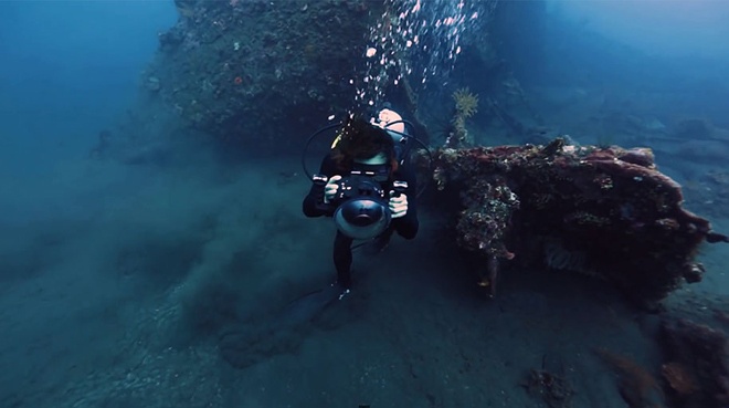 Các thiết bị chuyên dụng phù hợp với môi trường biển giúp nhiếp ảnh gia và ekip của mình tác nghiệp tốt hơn.