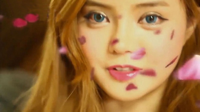 Yuh Reum cho biết nhờ giống thiên thần nội y đình đám thế giới mà sự nghiệp người mẫu của cô cũng có nhiều tiến triển tốt đẹp.