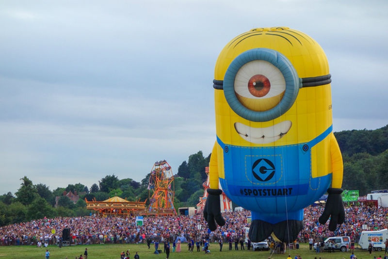 9. Anh - Bristol International Ballon Fiesta: Đây được coi là lễ hội khinh khí cầu lớn nhất châu Âu và được diễn ra khắp thành phố cảng Bristol xinh đẹp. Hơn 120 khinh khí cầu đầy màu sắc sẽ tham gia vào sự kiện này. Lễ hội kéo dài 4 ngày này thu hút nửa triệu lượt du khách tới tham quan mỗi năm. Bên cạnh việc chiêm ngưỡng những chiếc khí cầu tuyệt đẹp, du khách sẽ được tham gia vào các hoạt động ngoài lề khác như diễu hành, những cửa hàng ẩm thực, sân khấu ca nhạc và pháo hoa.