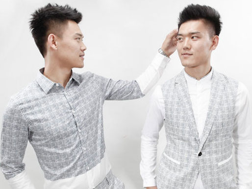 Cuoc song sau san catwalk cua anh em sinh doi mau Hoa ngu hinh anh