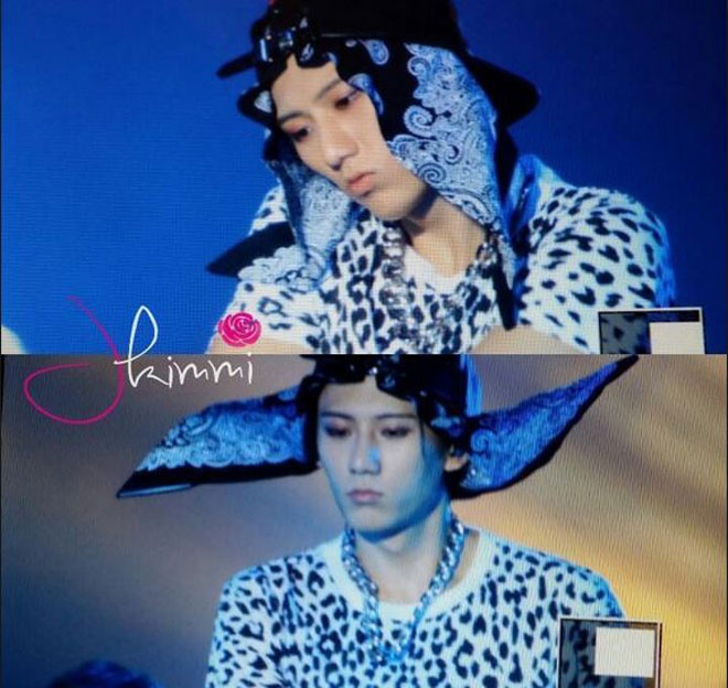 Cách đây vài ngày, ca sĩ Jang Hyunseung vừa trình làng một kiểu thời trang tóc độc đáo làm khán giả “ngất ngư” khi kết hợp giữa khăng choàng và nón lưỡi trai.