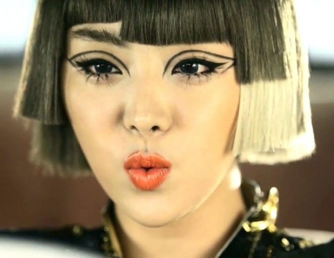  Một trường hợp nhuộm tóc nhiều màu sai lầm khác của Narsha nhóm Brown Eyed Girls.