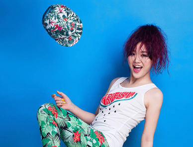 Gu thoi trang danh bay nguc lep cua Van Mai Huong hinh anh