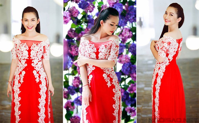 Dường như nữ diễn viên nổi tiếng rất chuộng các thiết kế được may đo, kết họa tiết sắc sảo, tinh tế. Bằng chứng là 2 bộ áo dài còn lại trong ảnh cưới cũng lộng lẫy không kém.