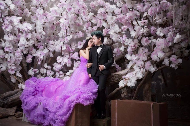 1 Dù đang mong đợi hình ảnh chính thức của cô dâu Oxy vào tháng 9 tới, nhưng người hâm mộ cũng đã phần nào mãn nhãn với những hình ảnh cưới long lanh của cặp đôi này.