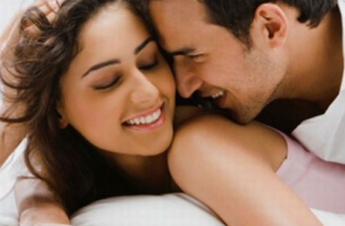 An xuc xich lam ban 'yeu' kem hon hinh anh