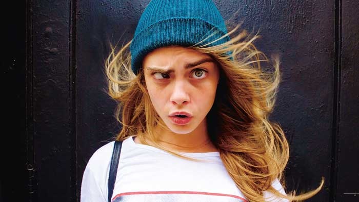 Tuy nhiên, cũng nhờ tính cách tươi vui, hóm hỉnh mà Cara Delevingne ngày càng được yêu quý và lượng fan hâm mộ của cô nàng vì thế cũng tăng chóng mặt theo thời gian. 