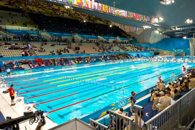 Cung thể thao dưới nước ở Queen Elizabeth Olympic Park, London: Cung thể thao dưới nước này được thiết kế bởi kiếm trúc sư Zaha Hadid cho Olympic London 2012, hiện giờ đã được mở cửa phục vụ công cộng. Công trình này là một trong những thiết kế “xanh” tiết kiệm năng lượng bởi kết cấu bao che nhiều lớp, đảm bảo khả năng chống thất thoát nhiệt từ bên trong ra bên ngoài.