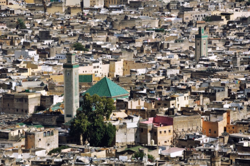 7. Fez, Morocco: Là một thành phố xinh đẹp ở Morocco, Fez có rất nhiều loại hình vui chơi giải trí cho các cặp vợ chồng, đặc biệt với những ai muốn tránh xa tiếng ồn ào của thành phố hiện đại. Thành phố sẽ đưa bạn đến với thế giới của thời cổ đại, cùng nhau tận hưởng những khoảng không gian yên bình mà không xen lẫn âm thanh của một thành phố hiện đại. Để thực sự thưởng thức Fez, hãy ở trong một ngôi nhà Ma-rốc truyền thống. 