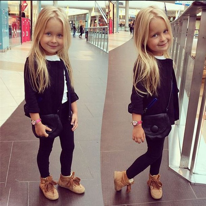 Với những bộ cánh sành điệu như thế này, các bé con không khác gì những fashionista bé xíu.