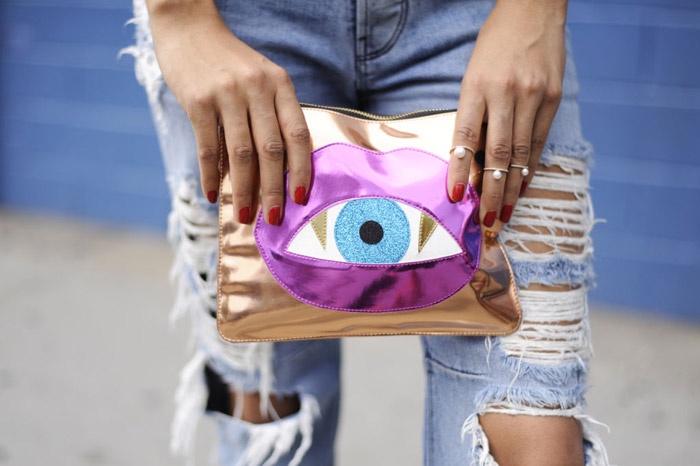 Trong khi đó, các loại clucth ngộ nghĩnh mang lại sắc màu tươi mới cho những chủ nhân tinh nghịch.