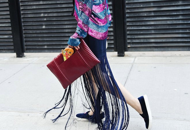 Những set đồ street style độc và lạ từ dây tua rua giúp chủ nhân của chúng tỏa sáng giữa hàng trăm mỹ nhân xinh đẹp khác đến dự NYFW.