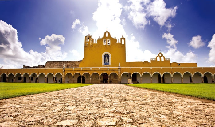 Thành phố Izamal, Mexico. Được biết đến với tên gọi 
