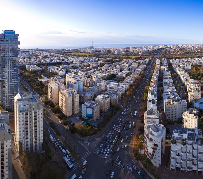 Ngày nay Tel Aviv phát triển rất sầm uất, thịnh vượng và thường được ví như là “New York của phương Đông”.