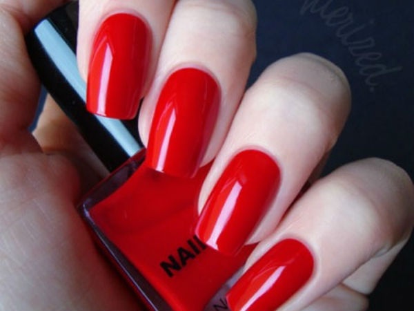 Xử Nữ (23/8 – 22/9): Xử Nữ rất trong sáng và thuần khiết nên dễ bị người khác lợi dụng lòng tốt. Bạn cần thể hiện sự tự tin bằng sơn móng màu đỏ tươi hoặc đỏ đậm. Màu sơn này cũng giúp các cô nàng Xử Nữ tươi trẻ hơn.